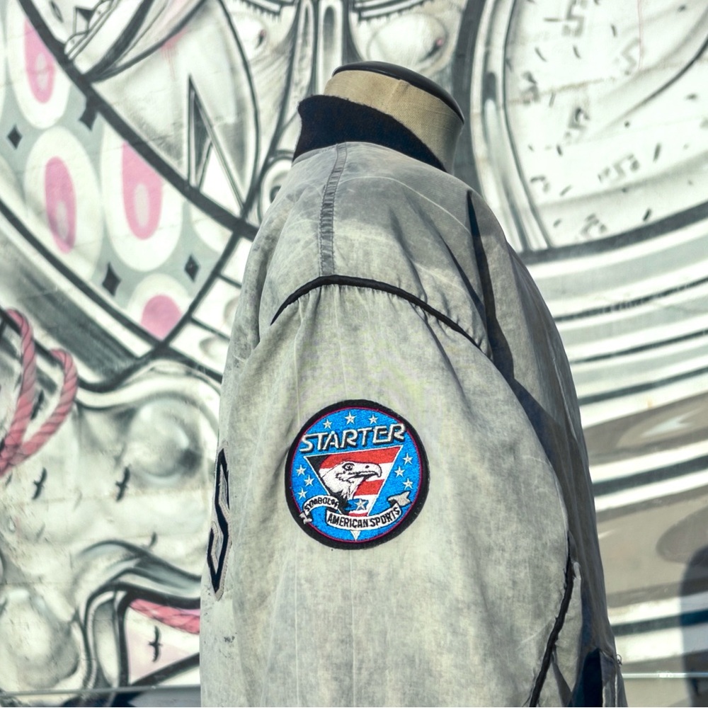 OAKLAND RAIDERS Vintage Bomber Jacket size Large (by Starter) | Distressed Gray - Picture 9 of 13